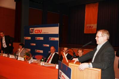 Georg Theiß bedankt sich für die 14-jährige Zusammenarbeit.