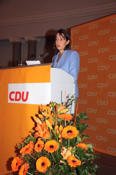 Dr. Mannes setzte einige Themenschwerpunkte wie die Innere Sicherheit und den Datenschutz