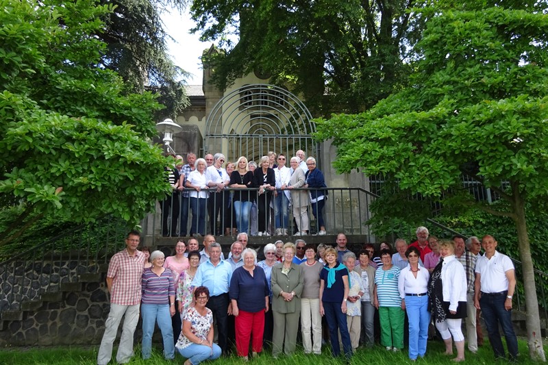 Die Teilnehmer des Ausfluges des CDU-Kreisverbandes vor dem Plenarsaal „altes Wasserwerk“.