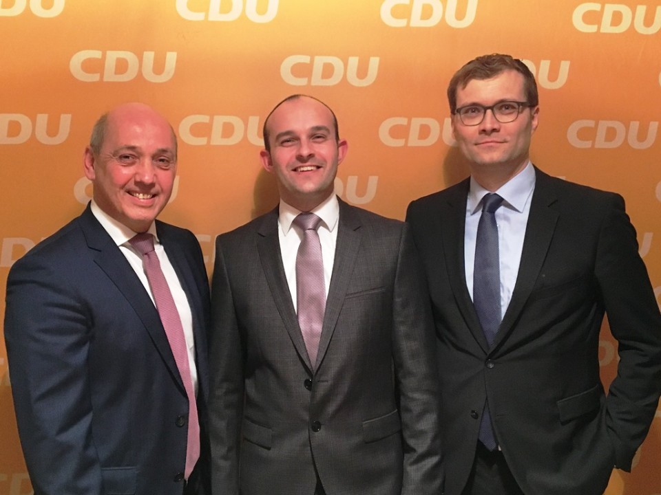 (v.l.n.r.): Kreisvorsitzender Gottfried Milde, Landtagskandidat Lutz Köhler und Ersatzkandidat Sebastian Bubenzer